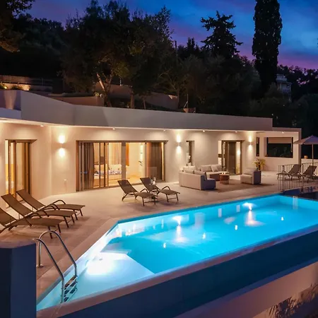 Villa Infinity By Vintage Travel Chlomos