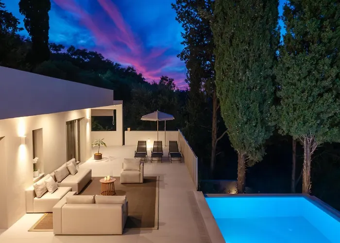 Infinity By Vintage Travel *